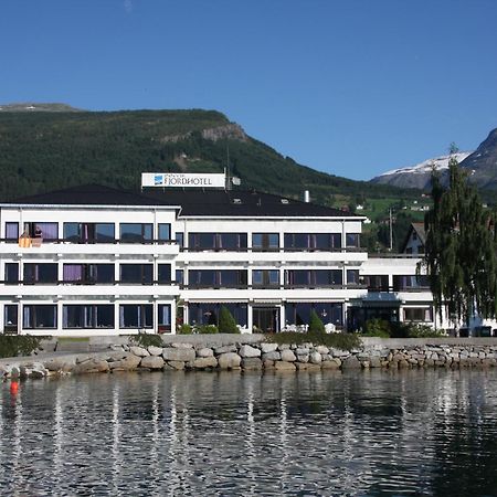 Innvik Fjordhotell Exterior photo