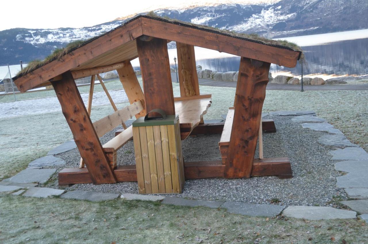 Innvik Fjordhotell Exterior photo